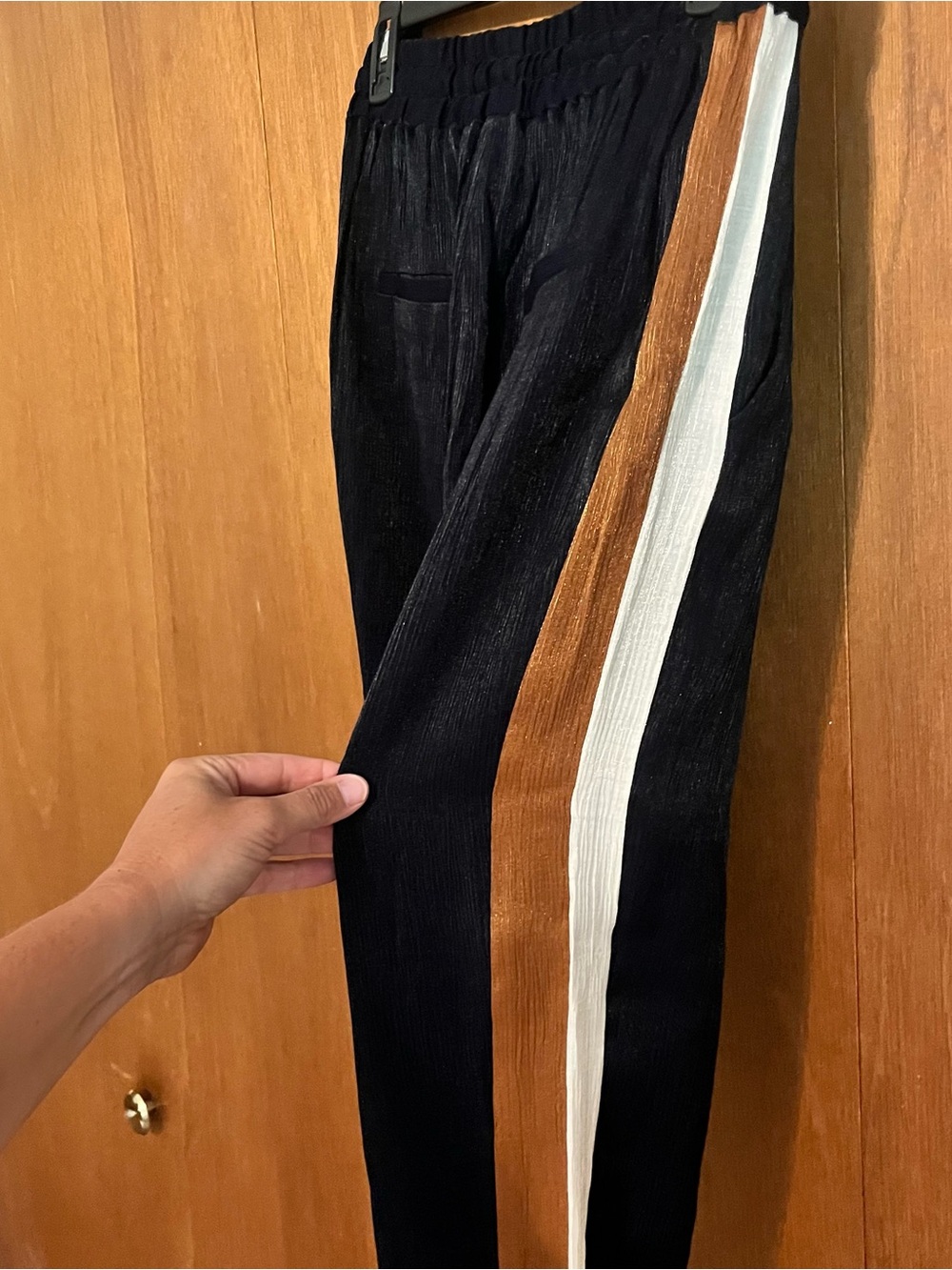 Veronica Beard Pleated Accents Sweatpants-L - Picture 4 of 4